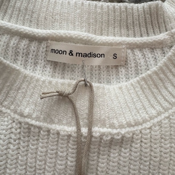 Moon & Madison Cream Knit Sweater - Picture 2 of 2